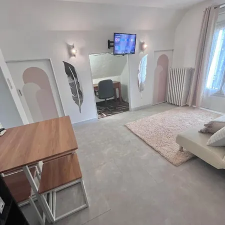 Apartment Atypique & Calme, Proche De Paris *