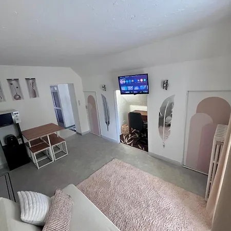 Apartment Atypique & Calme, Proche De Paris *